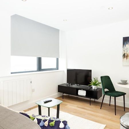 Stylish Studio Apt Overlooking Old Trafford Manchester Exterior foto