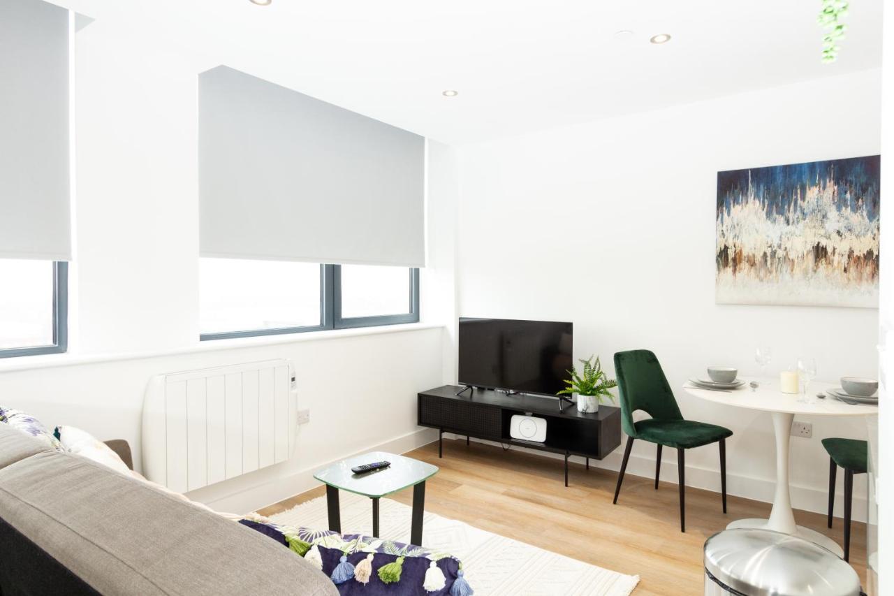 Stylish Studio Apt Overlooking Old Trafford Manchester Exterior foto