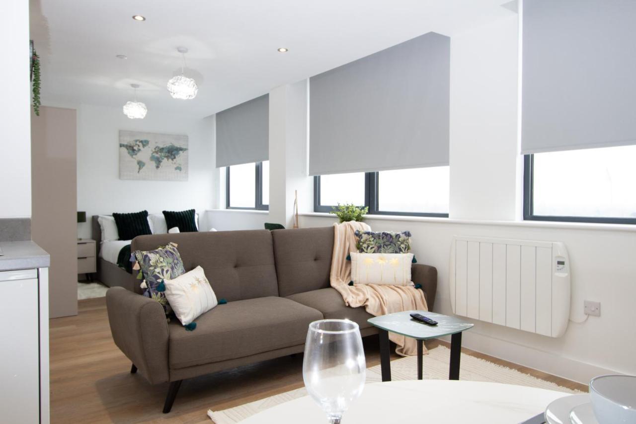 Stylish Studio Apt Overlooking Old Trafford Manchester Exterior foto