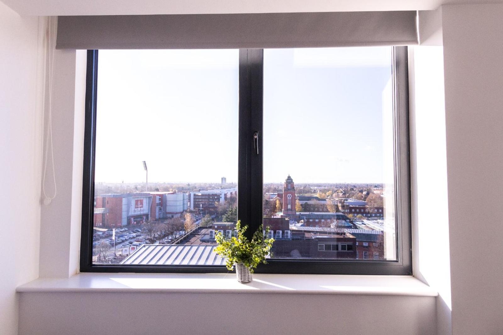 Stylish Studio Apt Overlooking Old Trafford Manchester Exterior foto